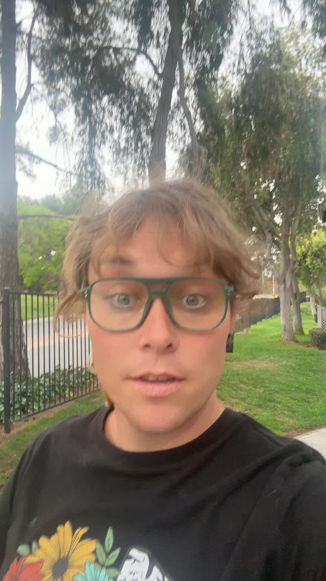 @Sylvie (GQ) 🎆 🏳️&zwj;⚧️ 🪽💜