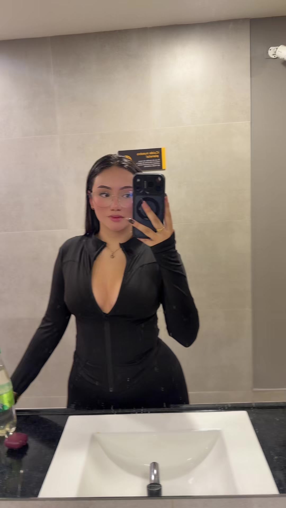 @woahmab