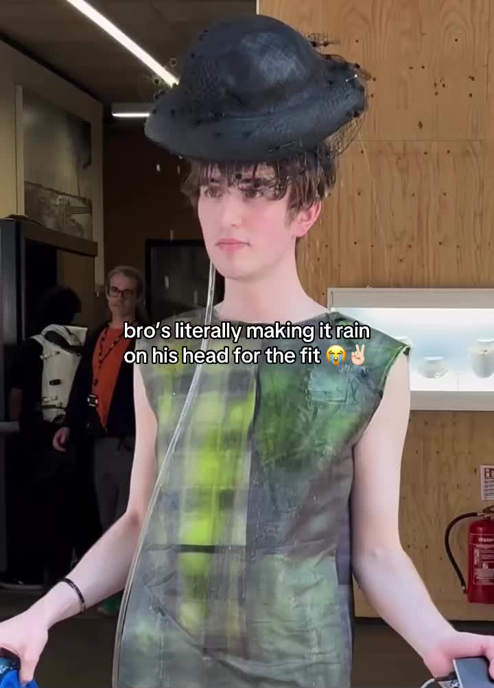 @0fftherunway