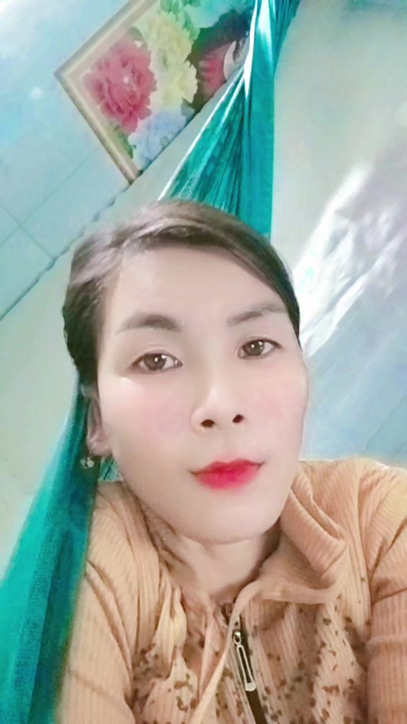 @&Uacute;t Thật hậu Giang