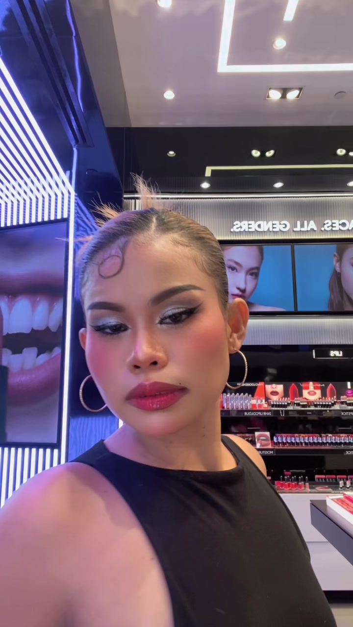 @Ziah M.A.C Artist💄