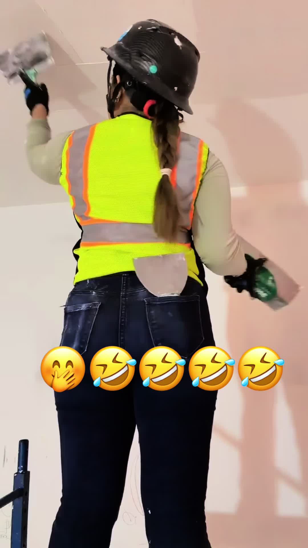 @Ani 🦋🧿📿