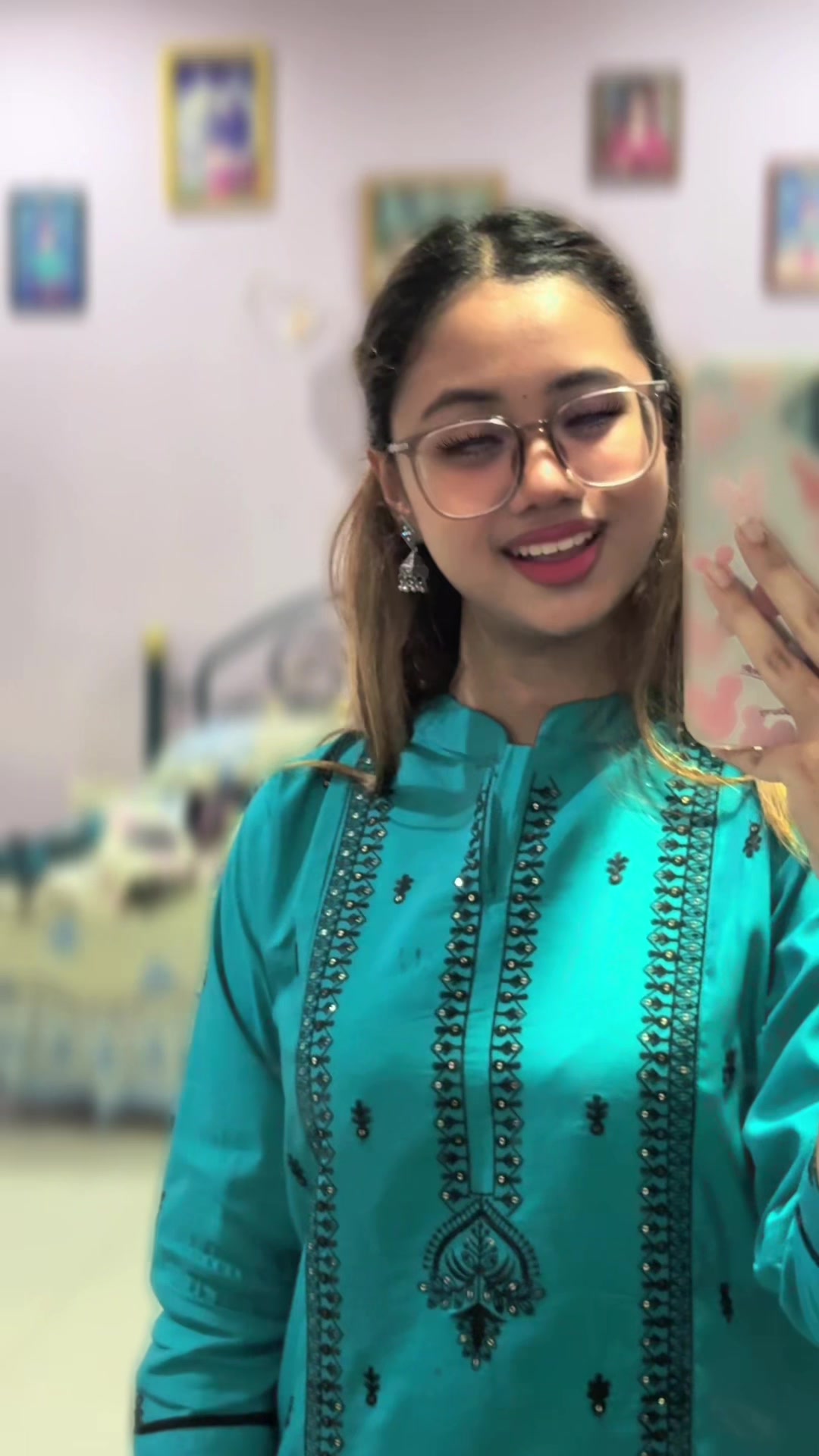 @🕊️🤍Karthigaa 🤍🕊️