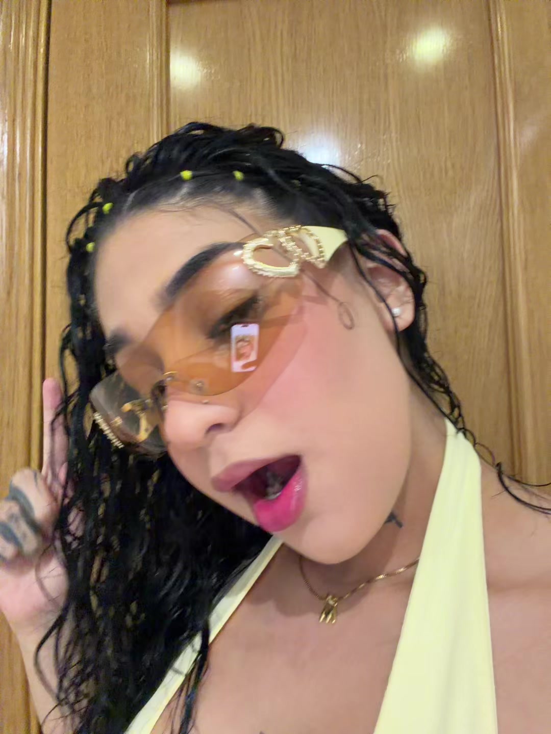 @Isa.