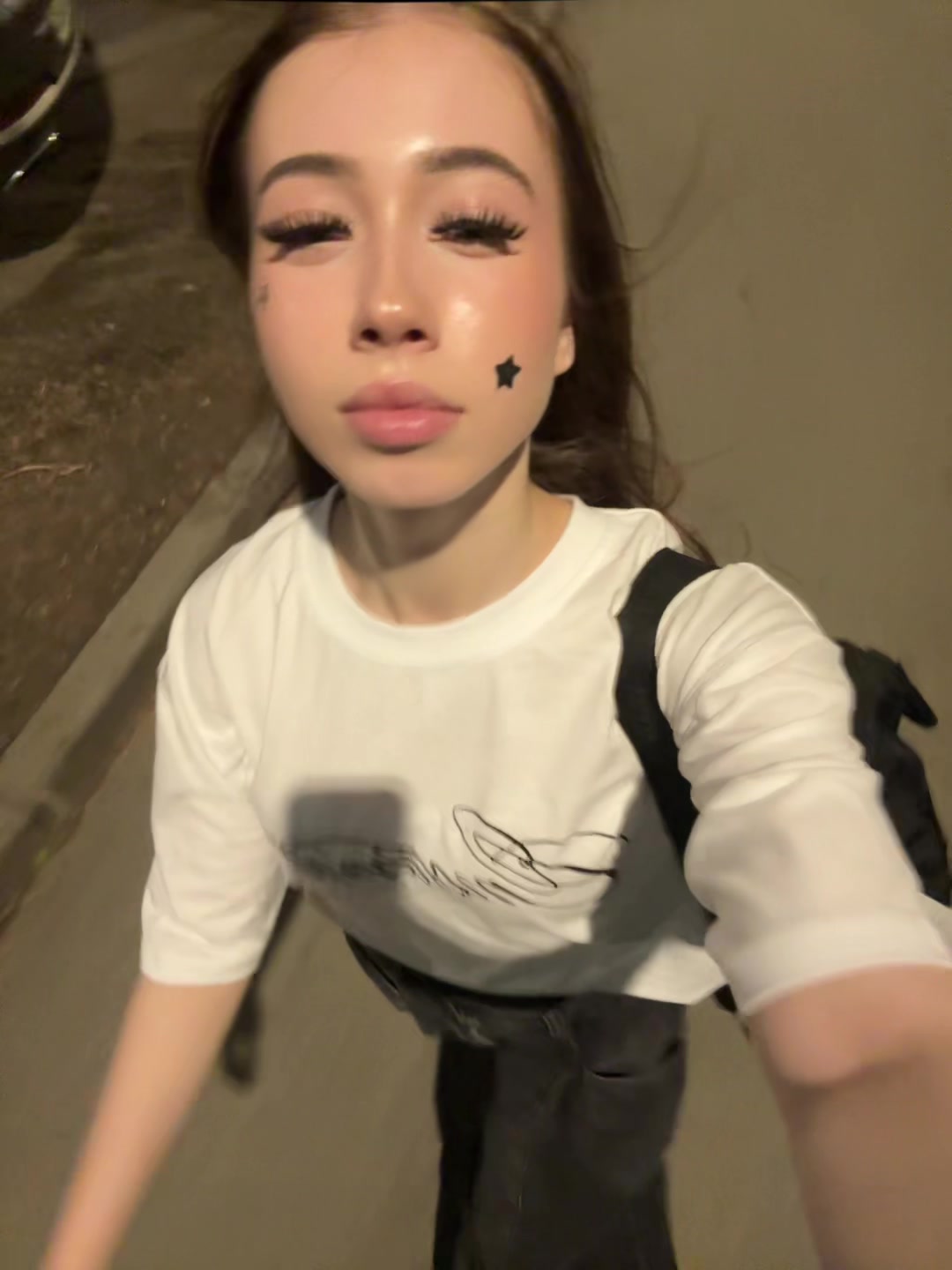 @…