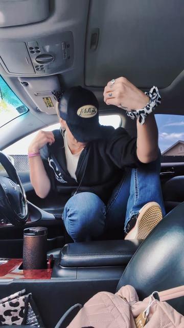 @Cₐₗₗmₑyₒᵤr𝓥𝓪𝓵𝓮𝓷𝓽𝓲𝓷𝓮🖤