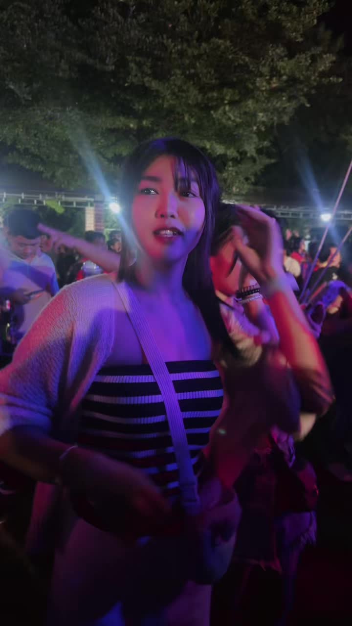 @Chompoo