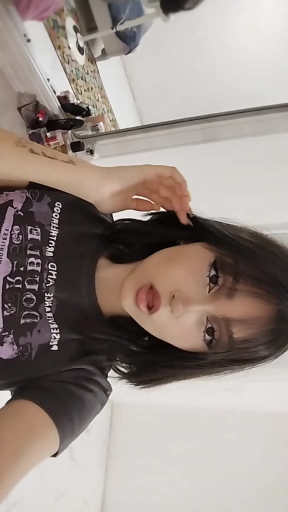 @👾