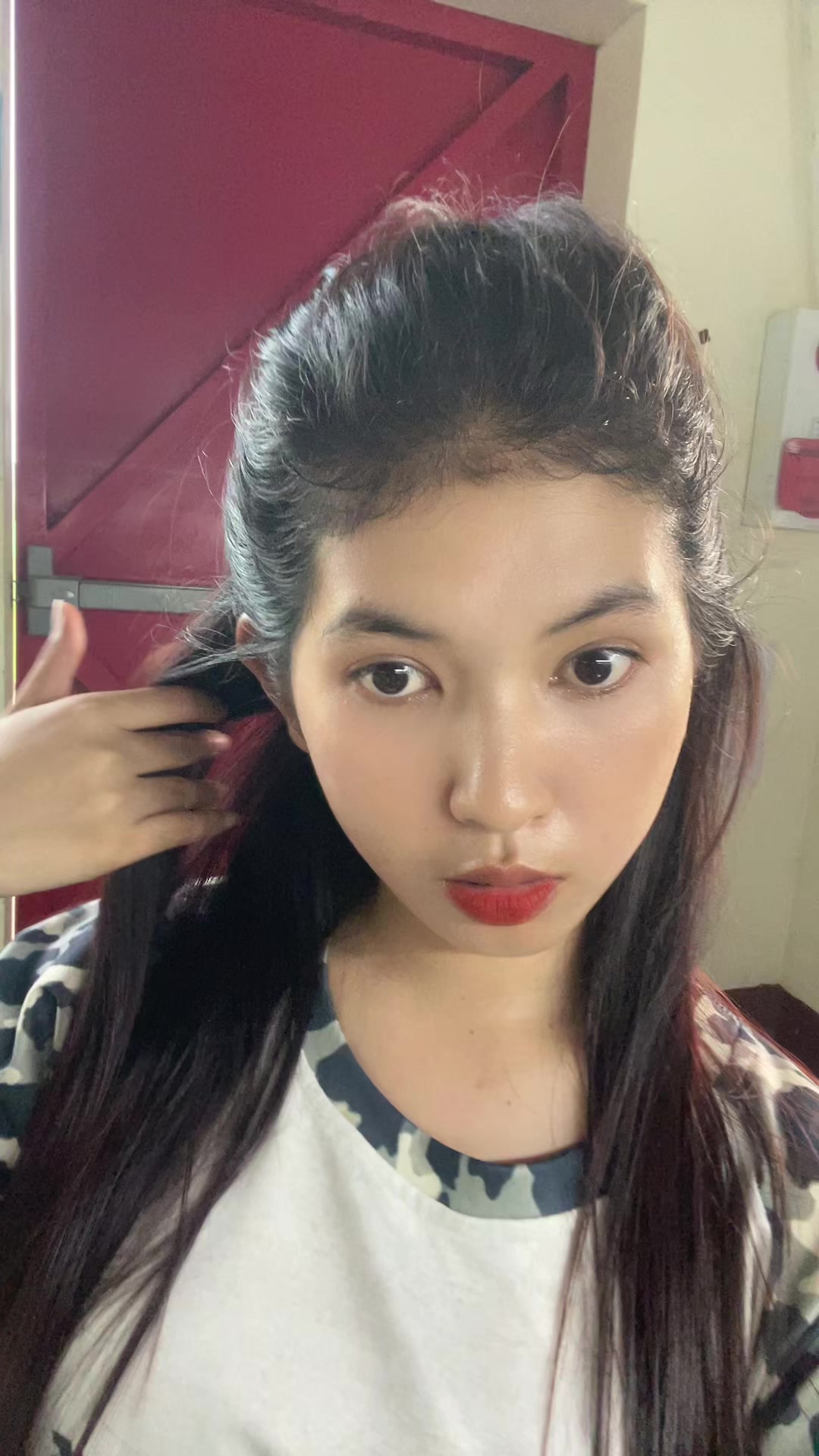 @๐ฆ๐nÜy nÜy ๐๐ฆ