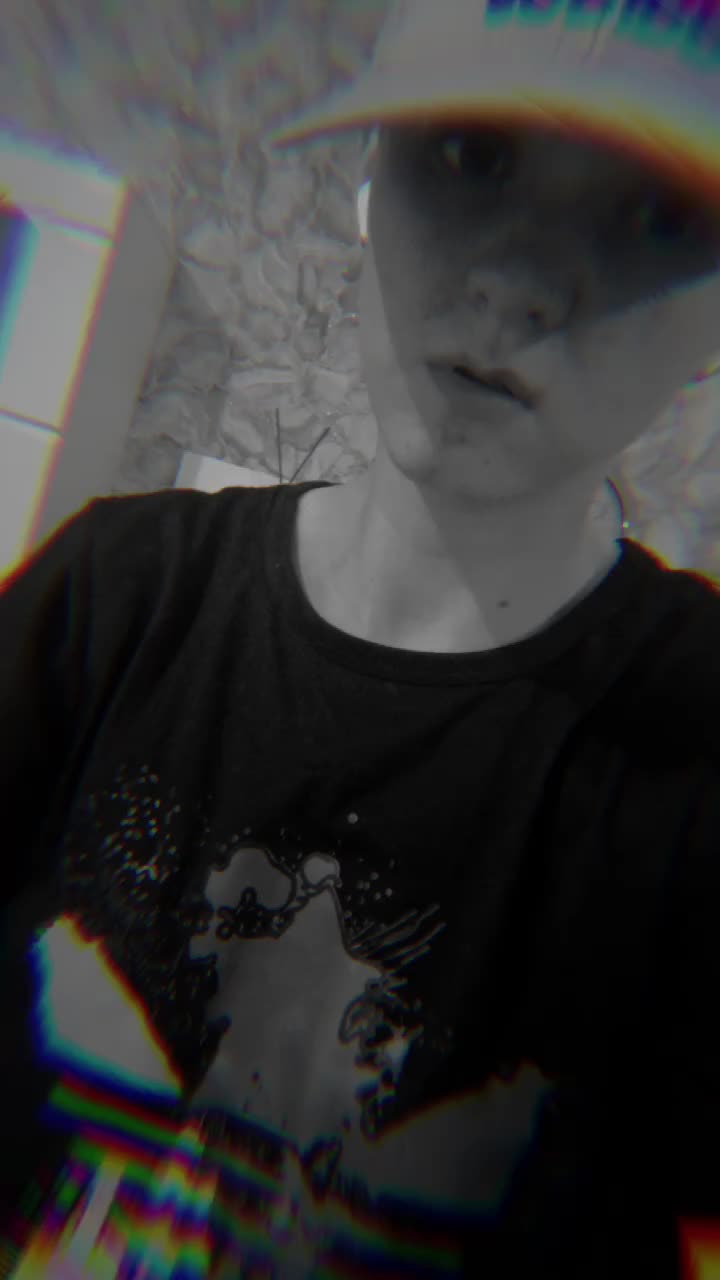 @𝓑𝓻𝓸𝓴𝓮𝓷 𝓗𝓮𝓪𝓻𝓽♡