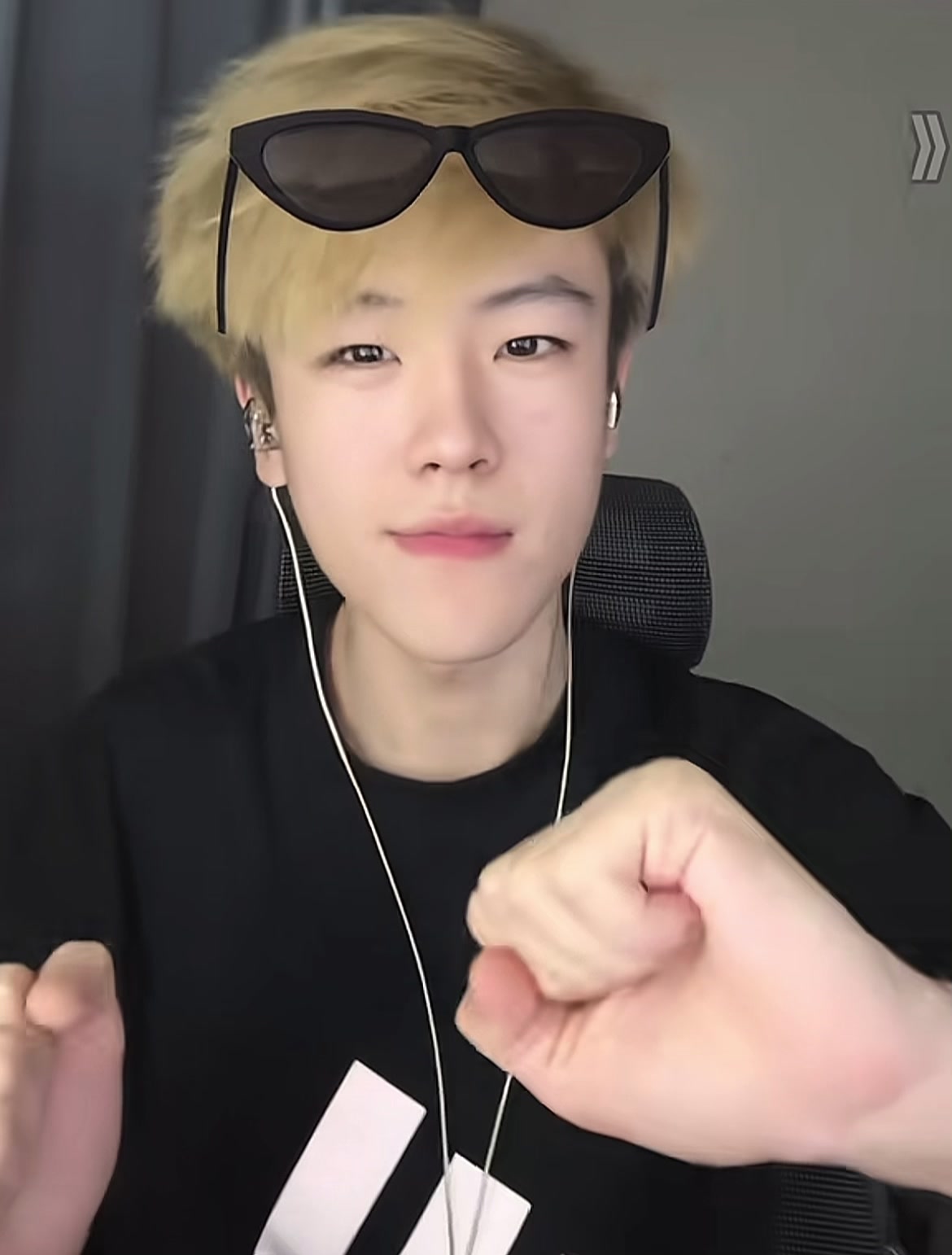 @nineteen