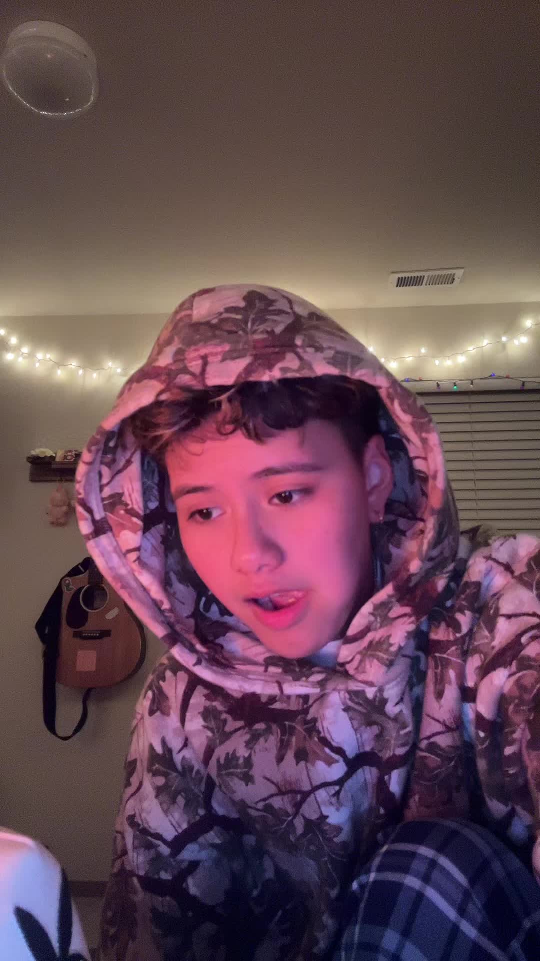 @Auvae