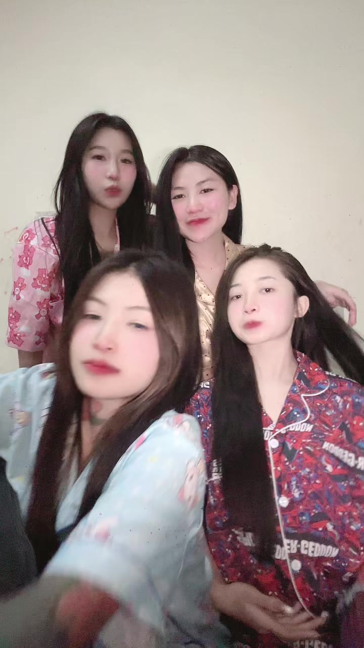 @小英[?] 14.7K🇱🇦🇹🇼 🤍