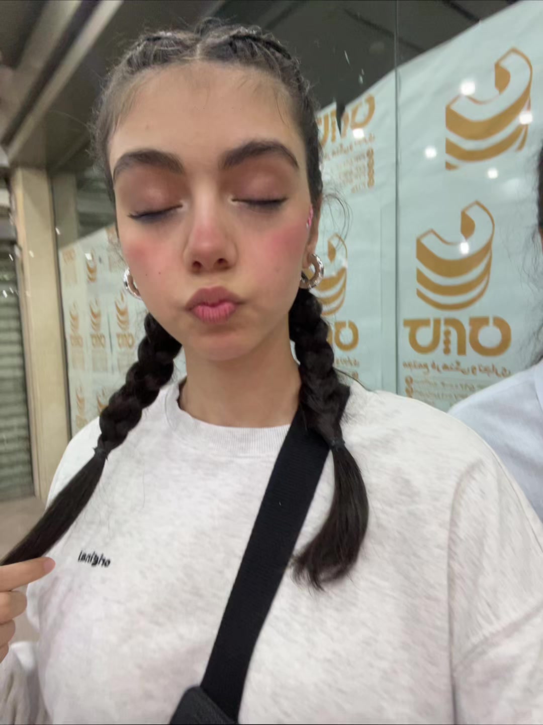 @Avina