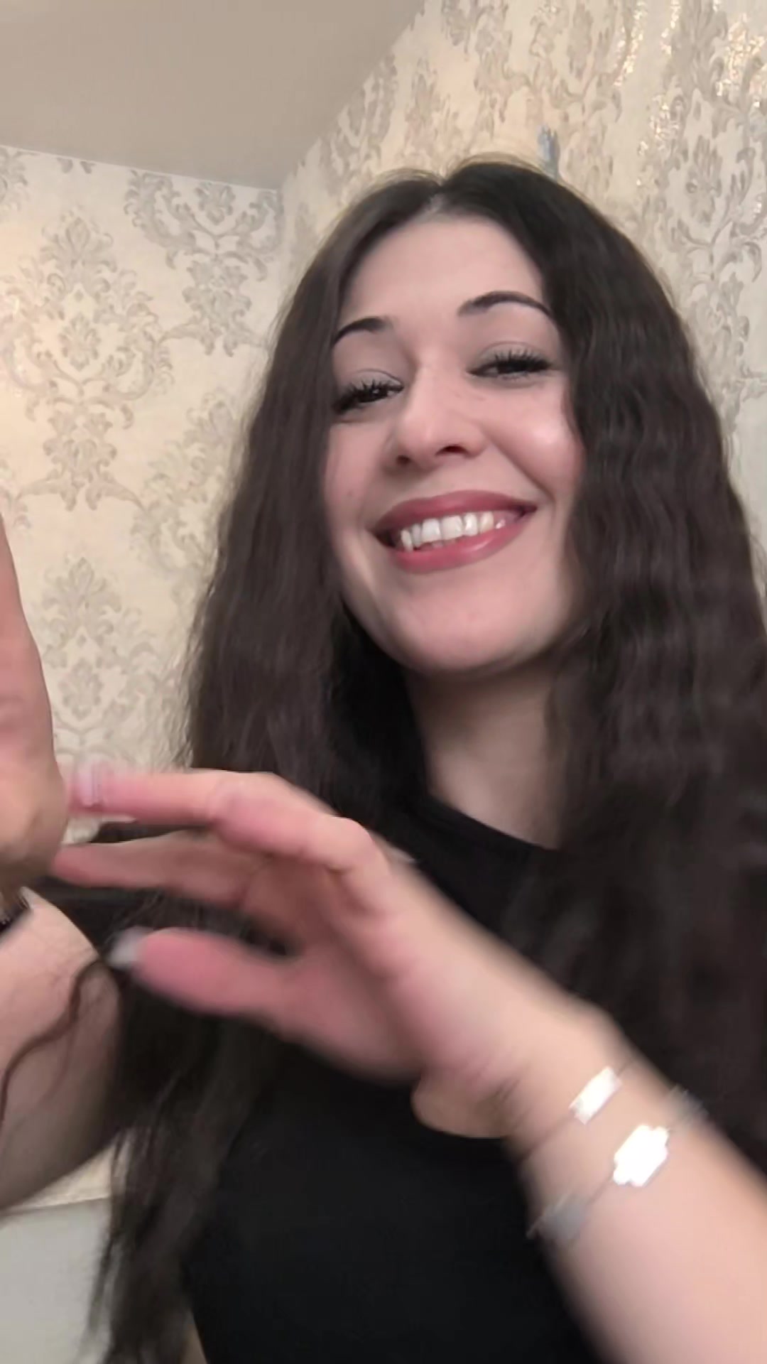 @Мехри