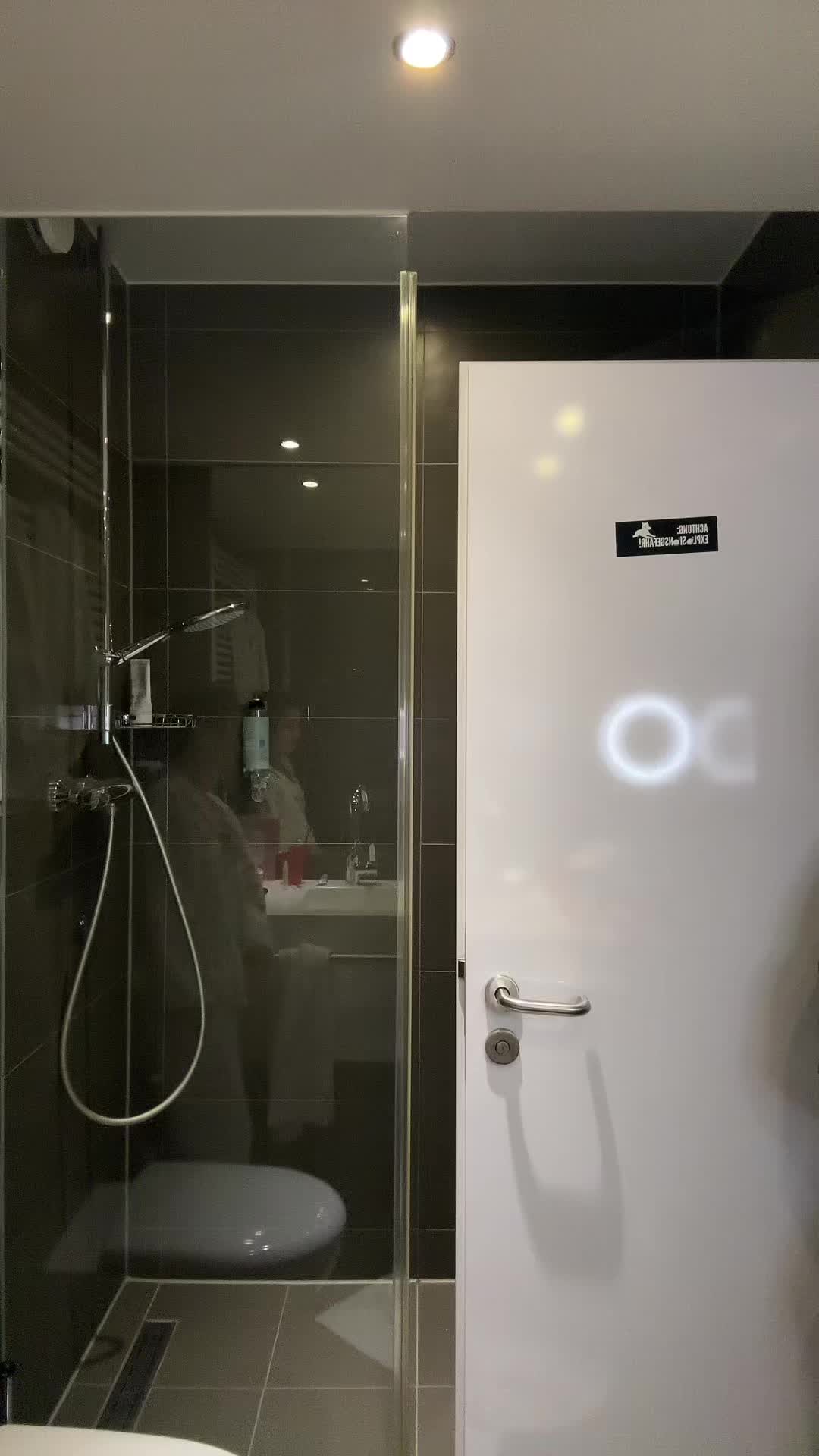 @Em có thai cứ khai anh là bố