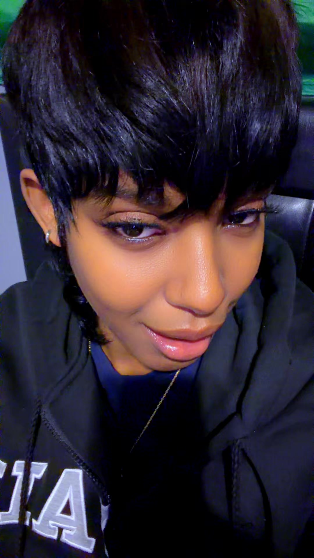 @UnhingedQueen👩🏾&zwj;🎤👑