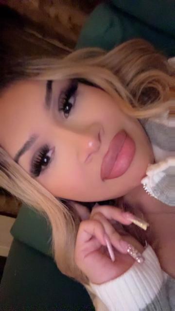 @Pretty Emily 🌷🎀🫦🍓👸🏻