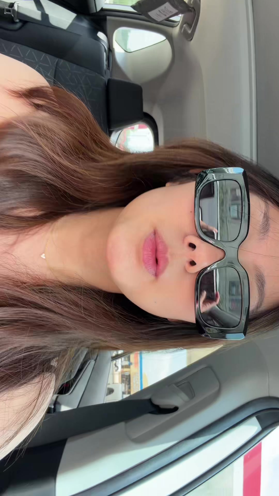 @Lolavei