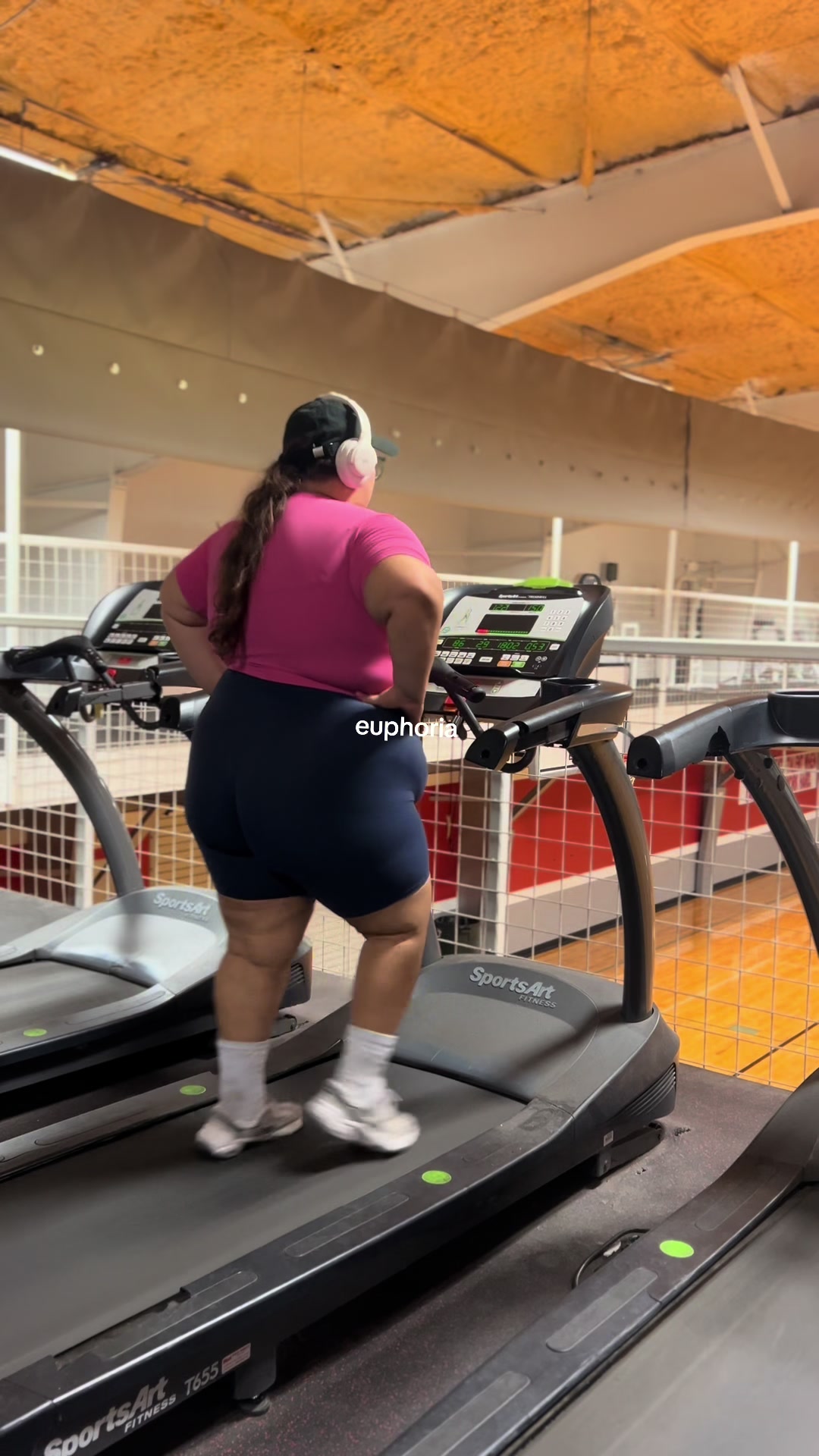 @theglutebaby