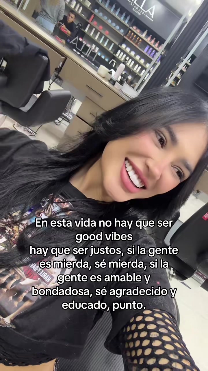 @Laura Londo&ntilde;o 🎧🖤🎵
