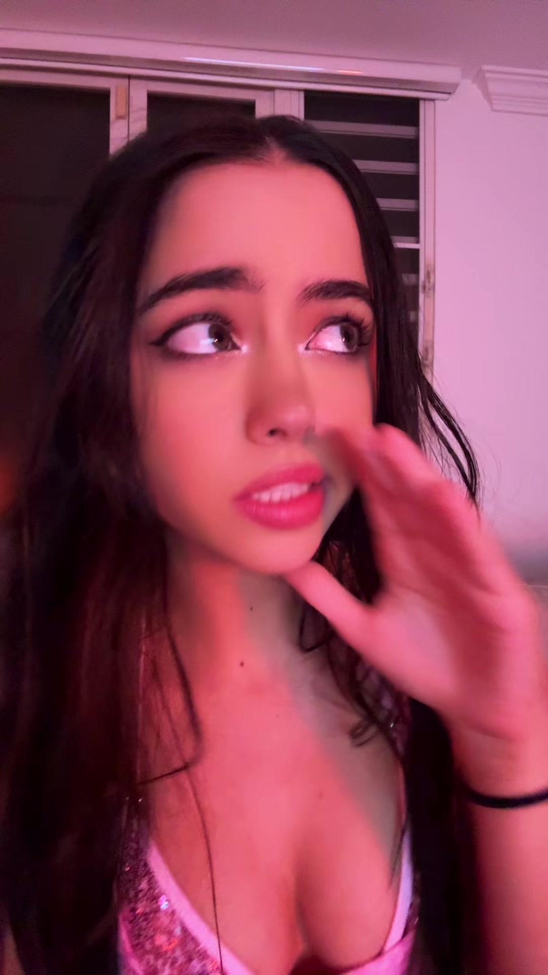 @itszoeyiso