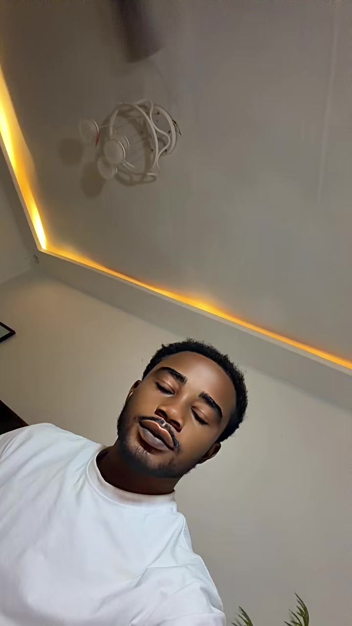 @Kwesi Smile💸