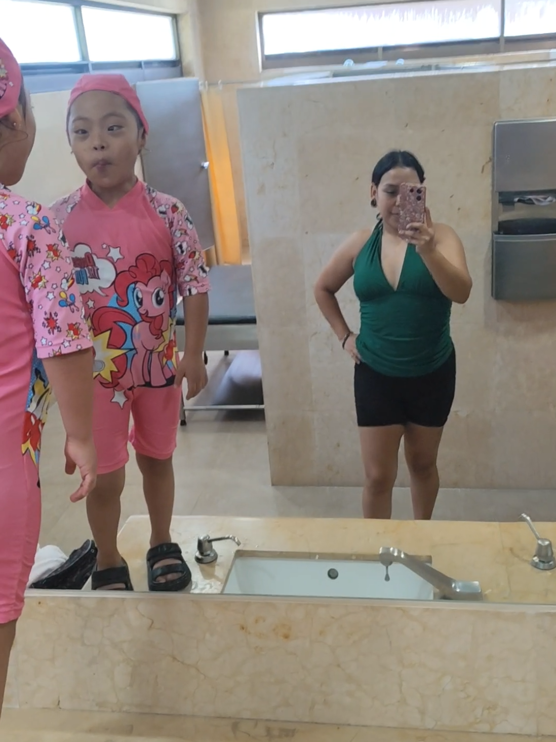 @Jey🍒🧬