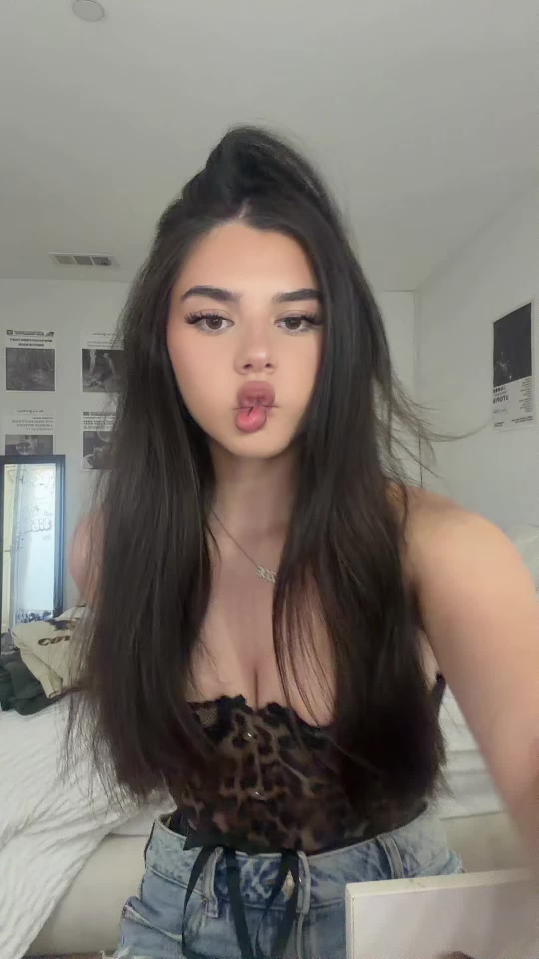 @ZOE SCHWARTZ