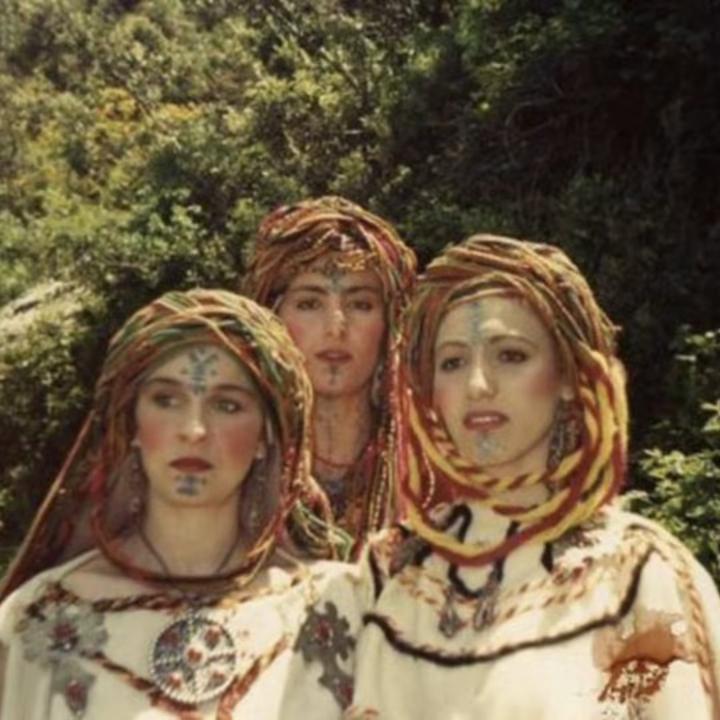 @ⵣ