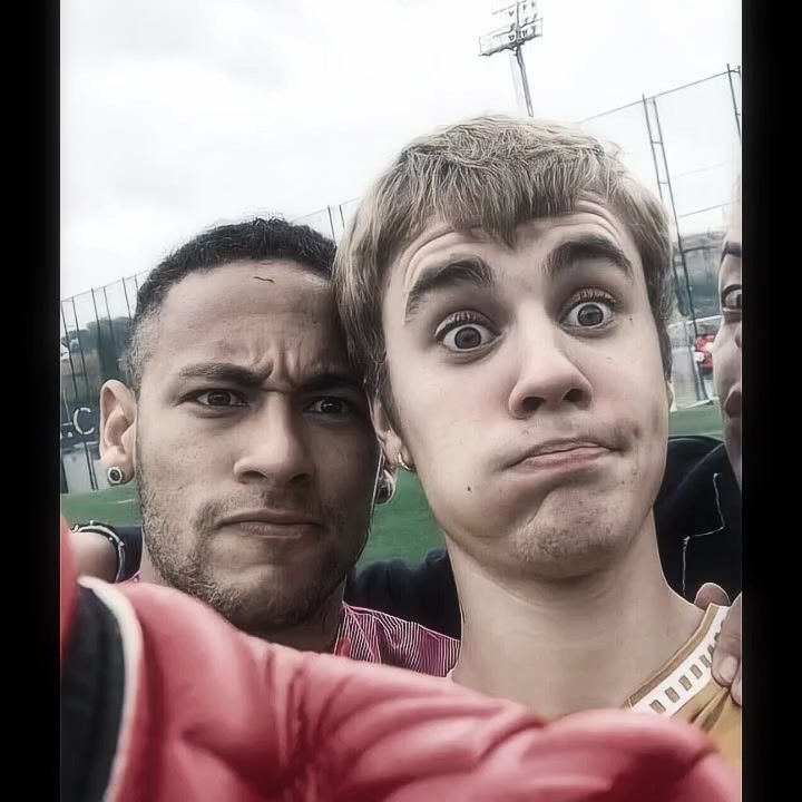 @im not fan im belieber 😭😭😭