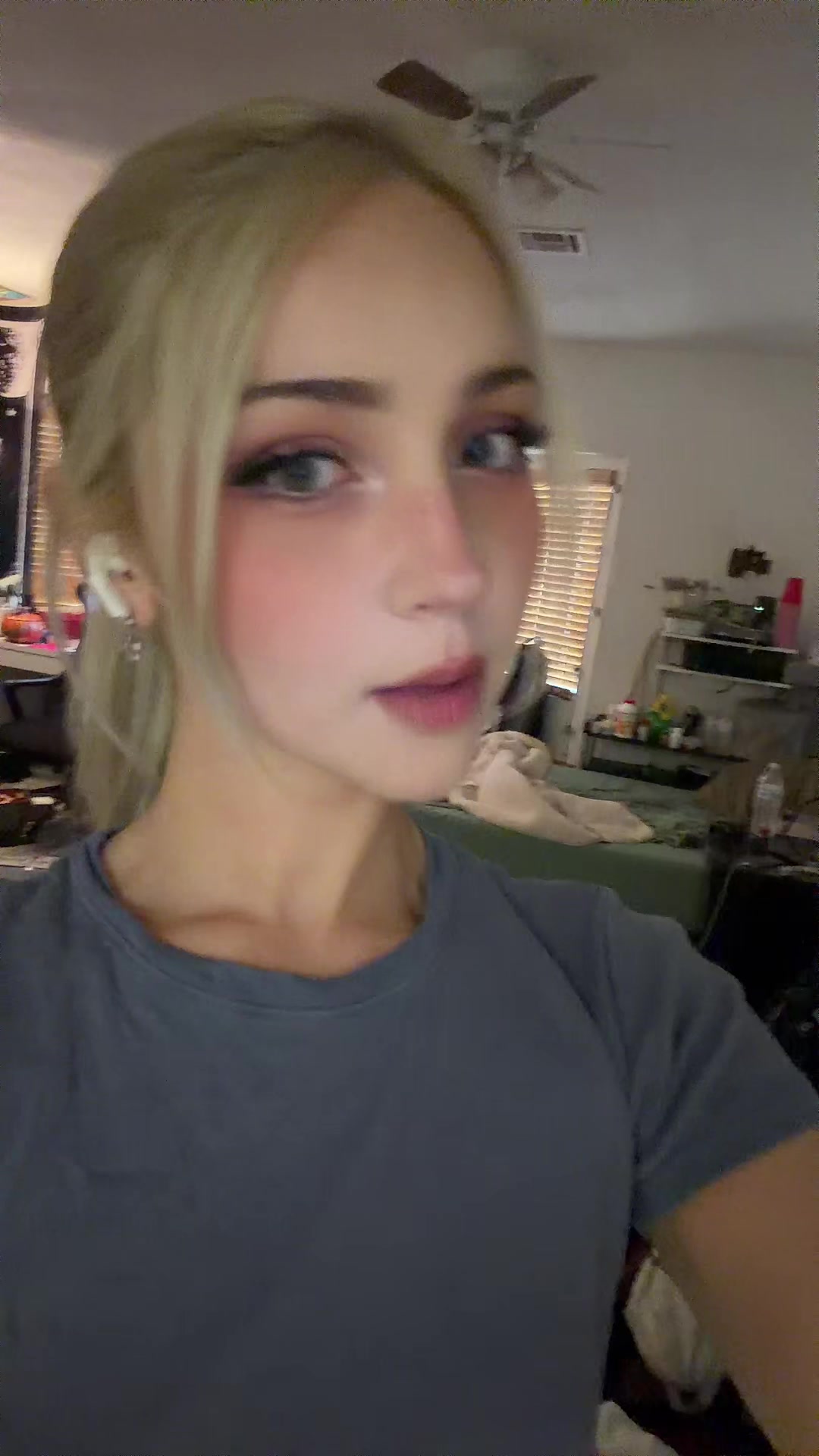 @caroline :3