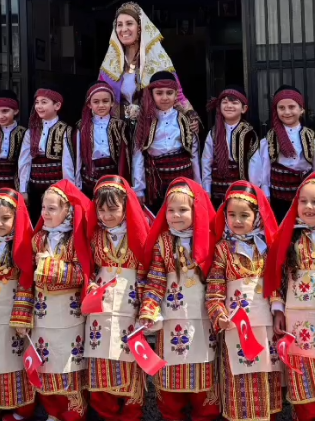 @Armoni Kost&uuml;m