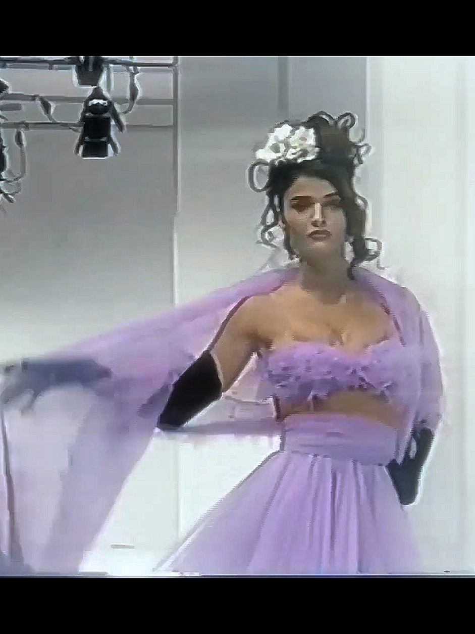 @fashion.runways