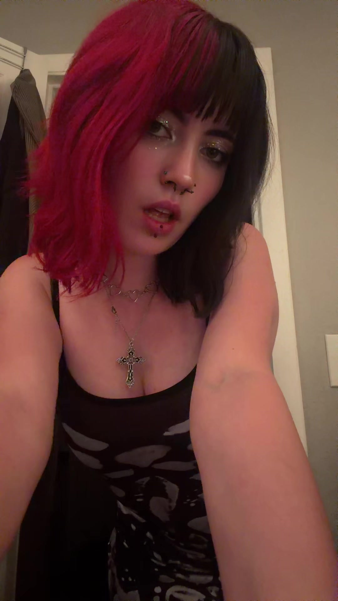 @Lil Bug🖤🍄