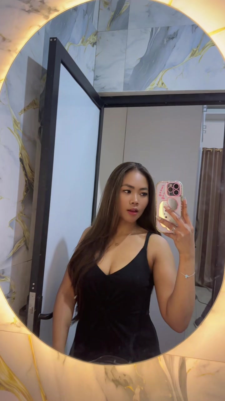 @yuni_karthika