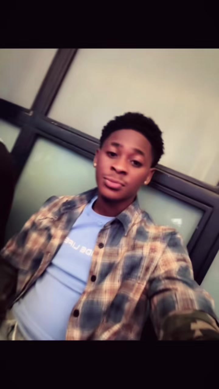 @ᴀᴅᴇʏᴇᴍɪ 🤴🏾💚