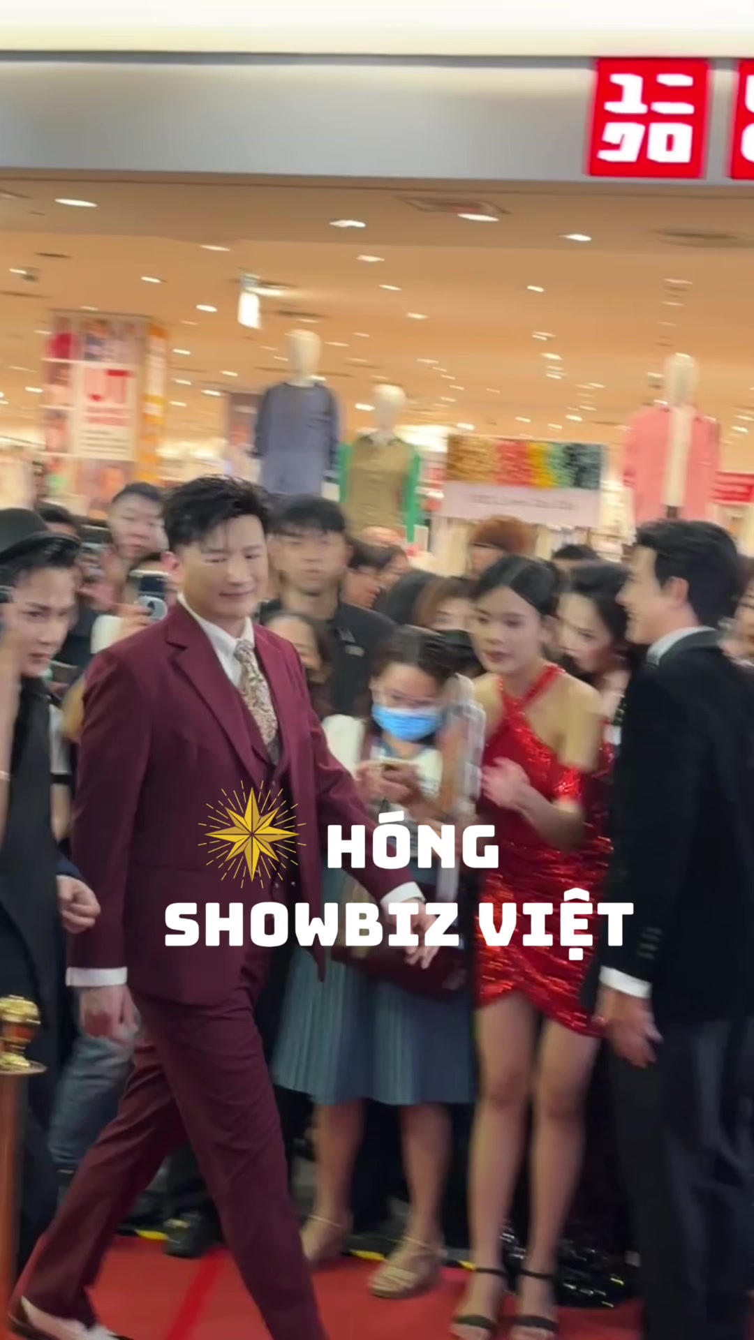 @H&oacute;ng Showbiz Việt