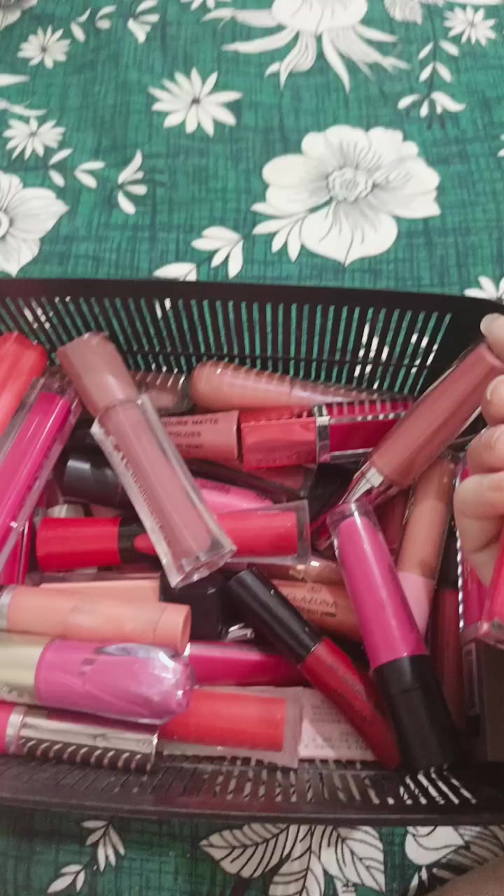@Glossy rimsha💄