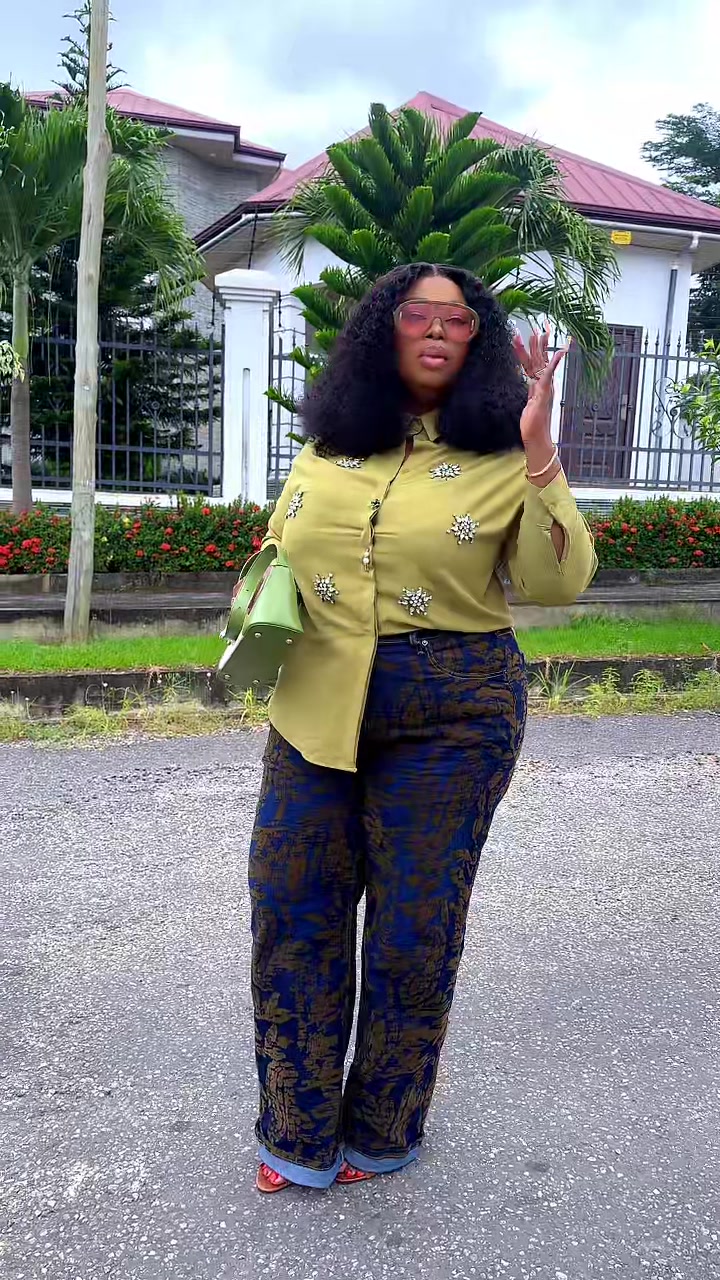 @Lyk_A_Royal