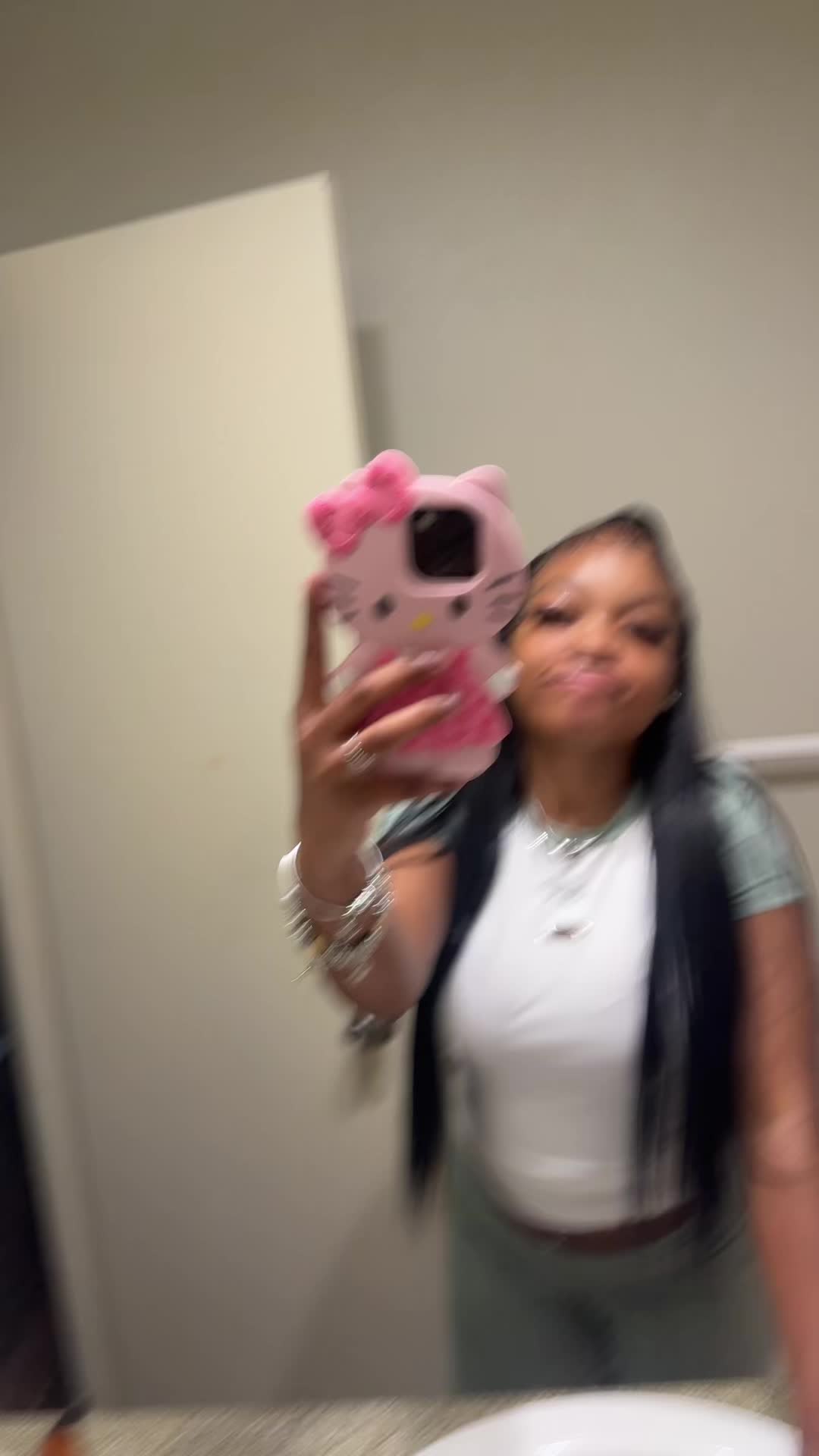 @knicolethed0ll