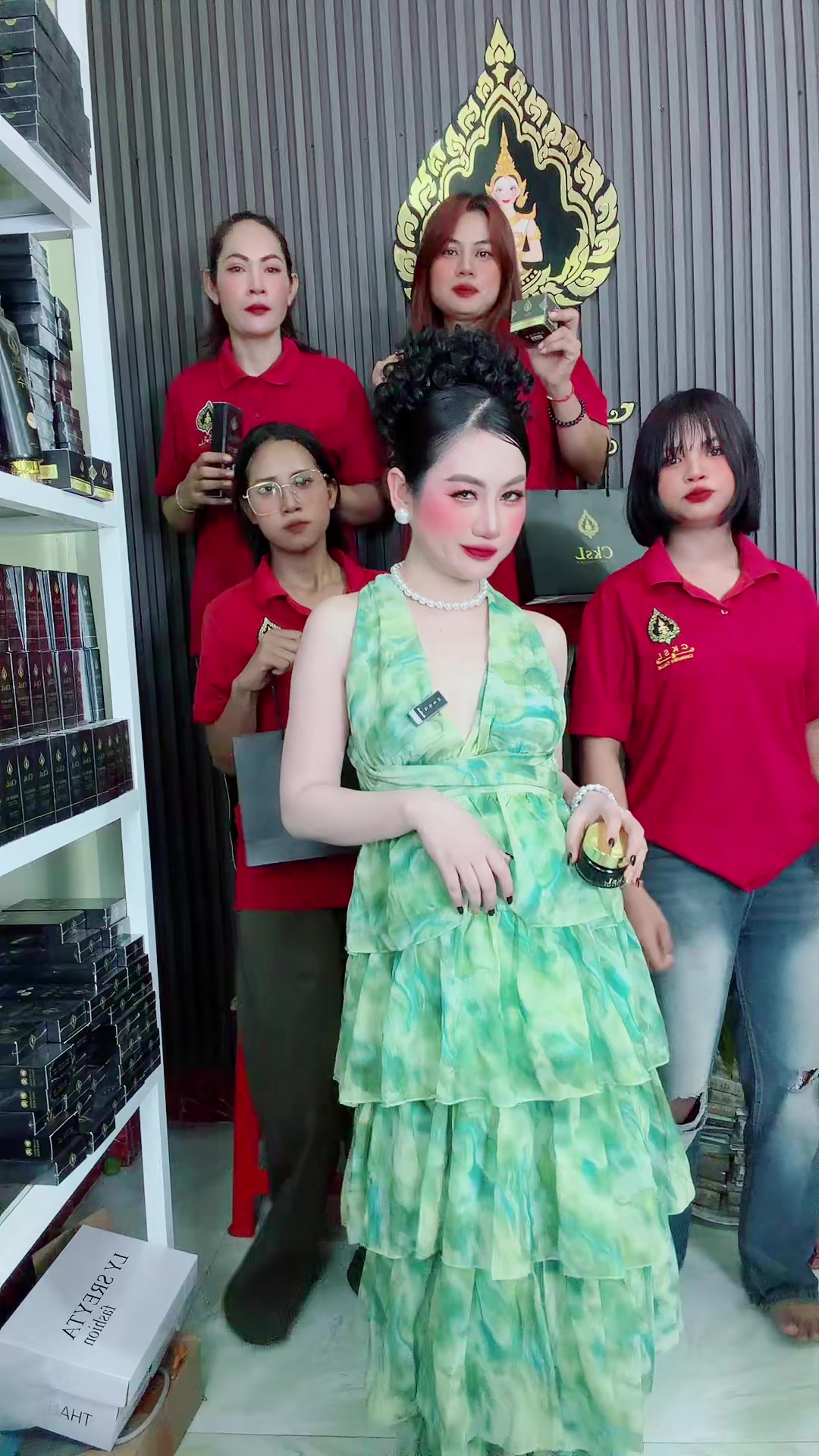 @MOMMY LIN ម៉ាមី លីន