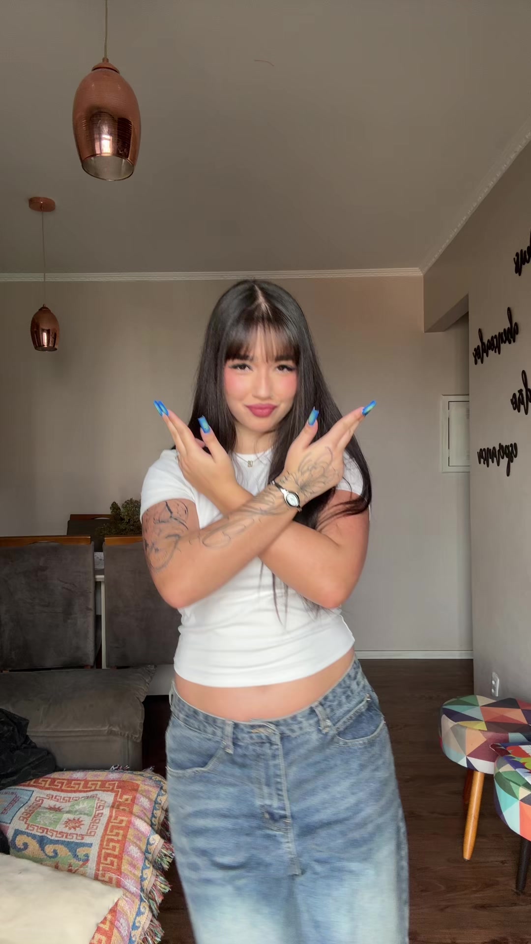 @Ellaa
