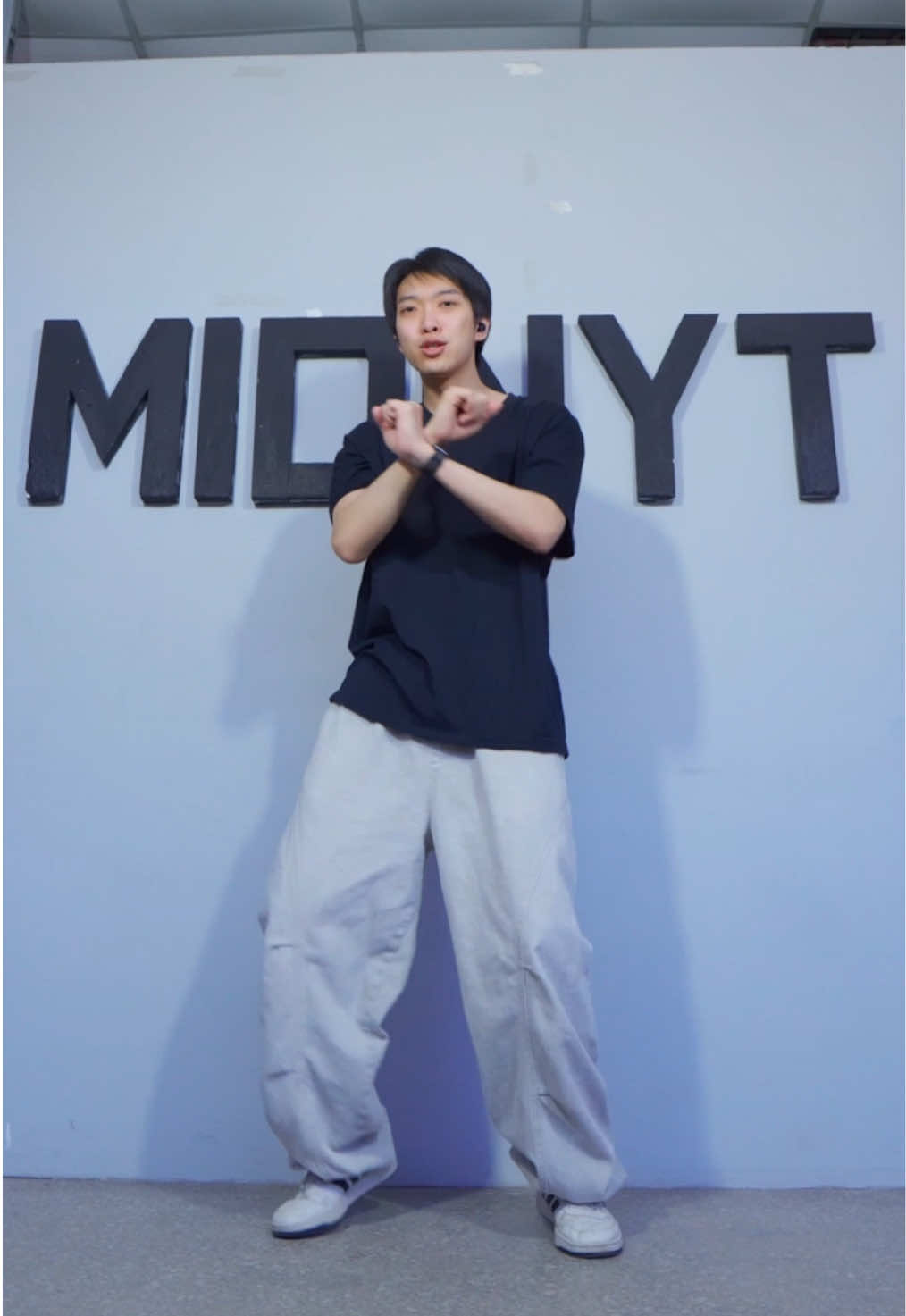 @MIDNYT