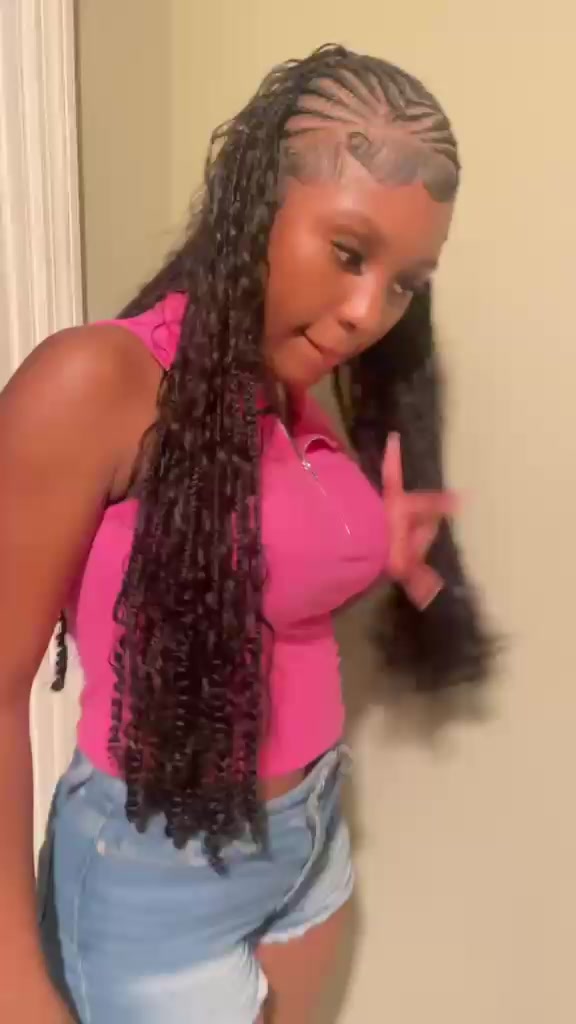 @CrownedbyAlizah🥰