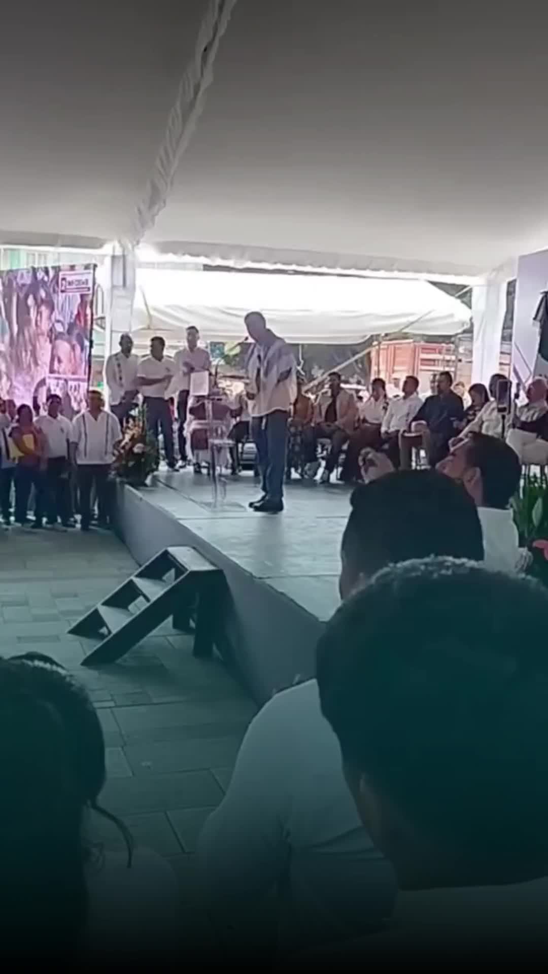 @Entre líneas