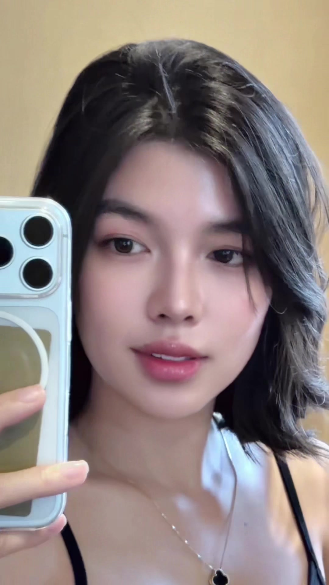 @Elle