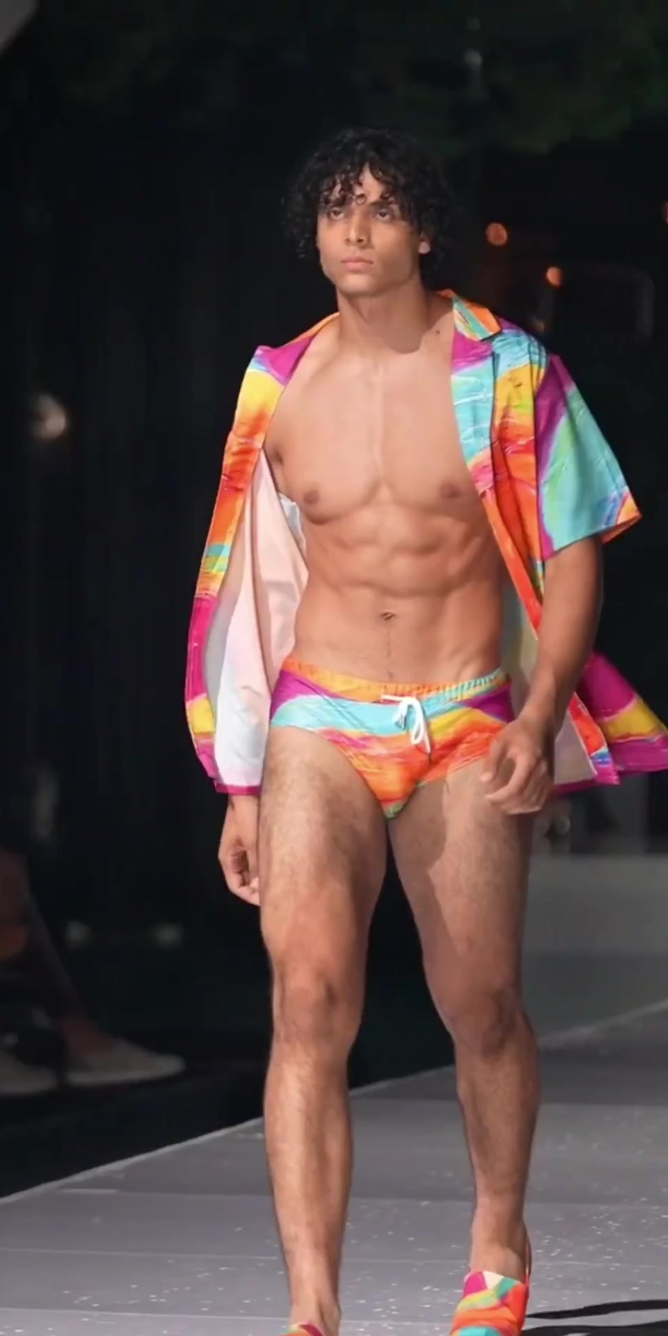 @FASHIONUDIRA