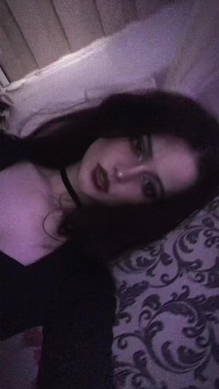 @𝔥𝔢&rsquo;𝔩𝔩𝔤𝔞𖤐