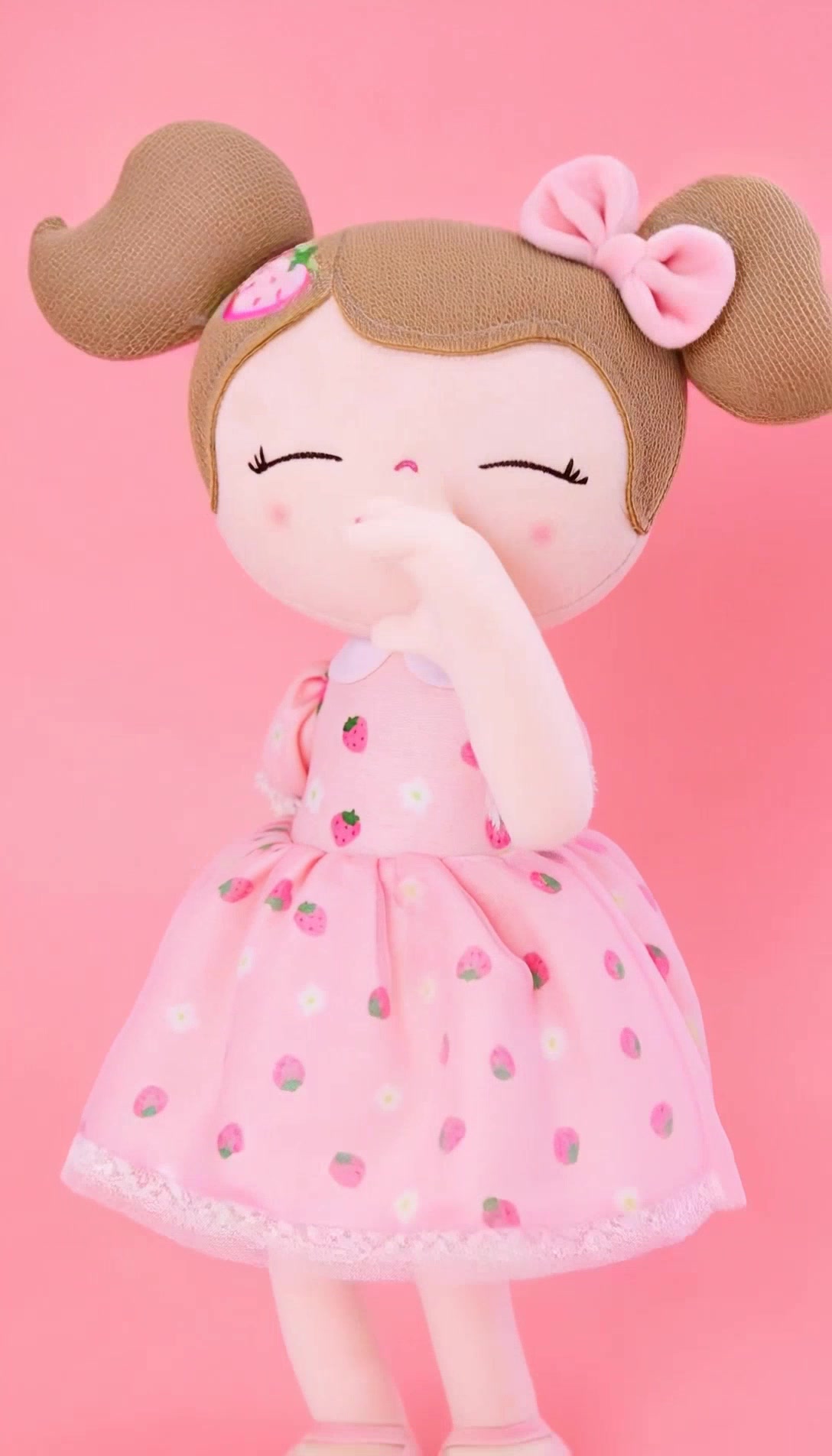 @gloveleya_strawberry_doll